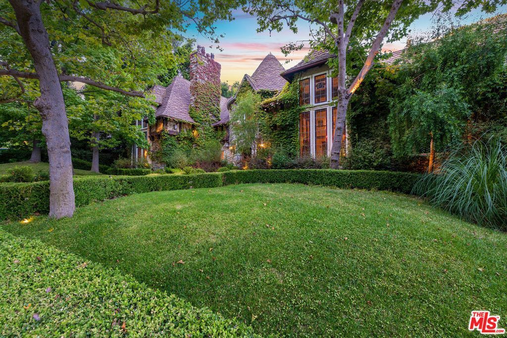 1460 Moraga Drive, Los Angeles, CA 90049 Main Photo