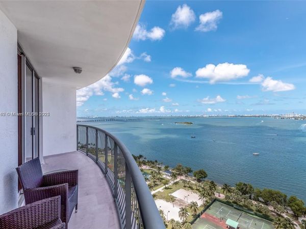 1750 N Bayshore Dr, Unit 2402, Miami, FL 33132