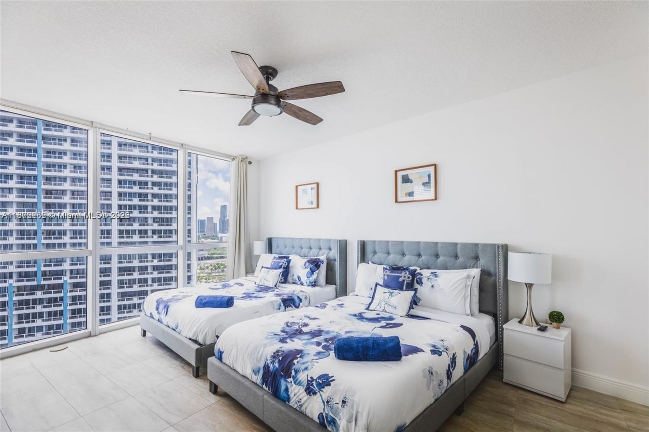 1750 N Bayshore Dr, Unit 2402, Miami, FL 33132 Photo