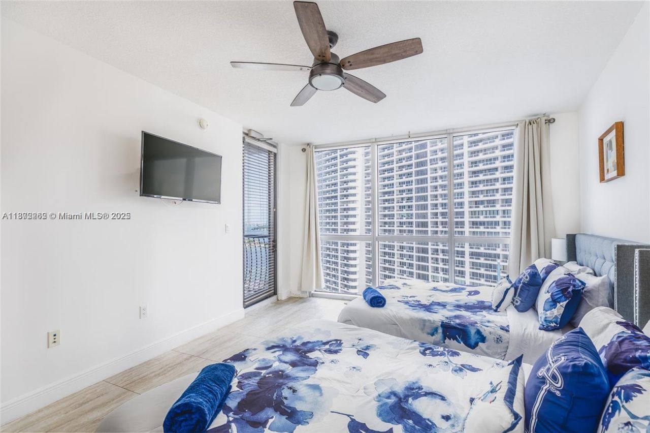 1750 N Bayshore Dr, Unit 2402, Miami, FL 33132 Photo