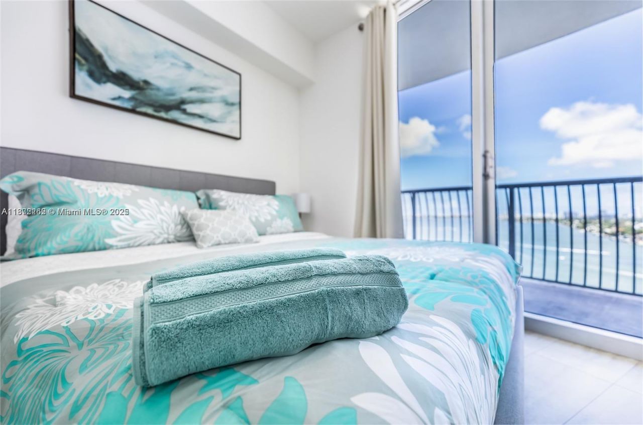 1750 N Bayshore Dr, Unit 2402, Miami, FL 33132 Photo