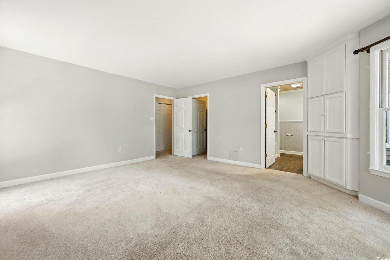 695 Country Club Dr. Photo 20