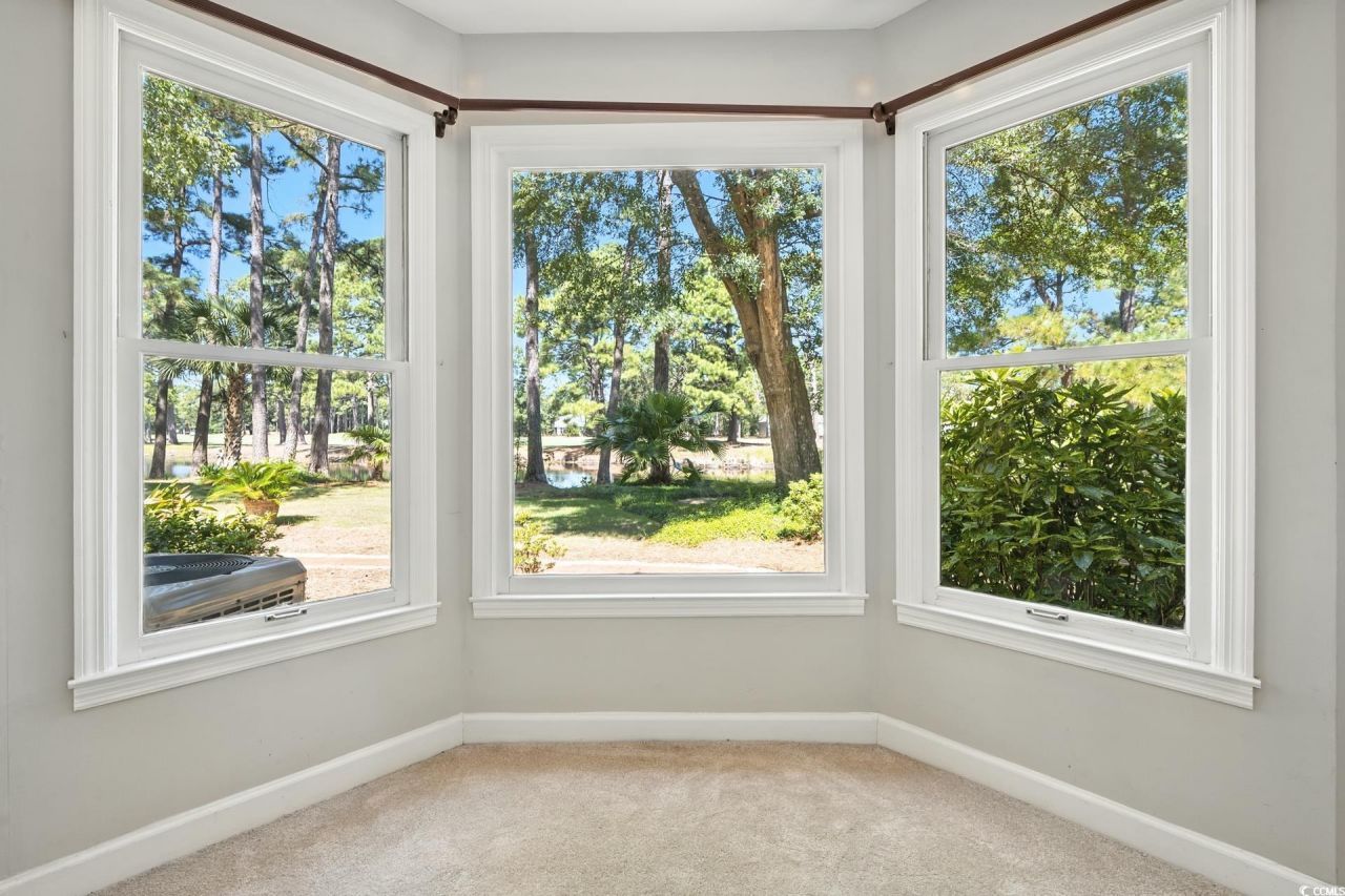 695 Country Club Dr. Photo 21