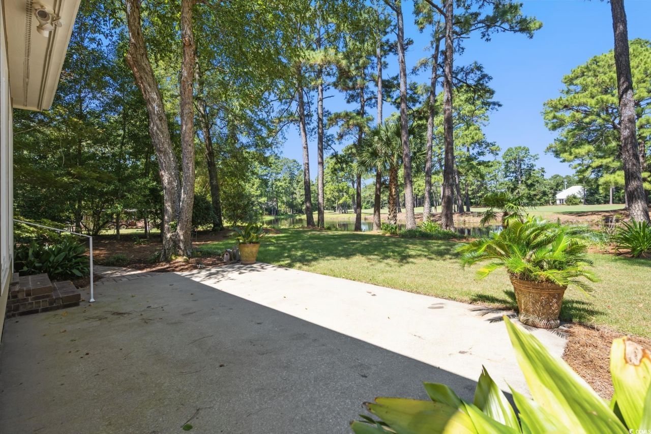 695 Country Club Dr. Photo 32