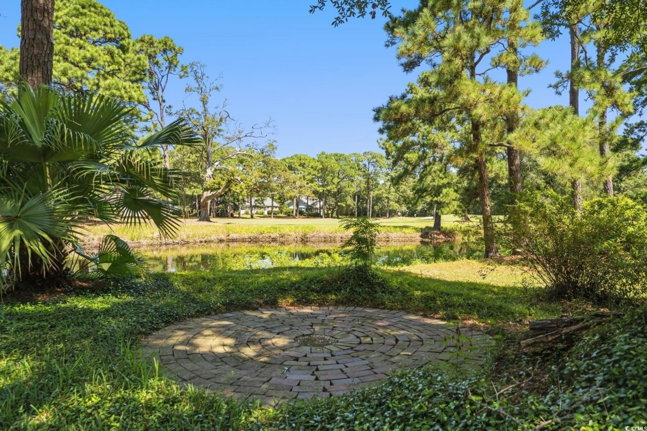 695 Country Club Dr. Photo 33