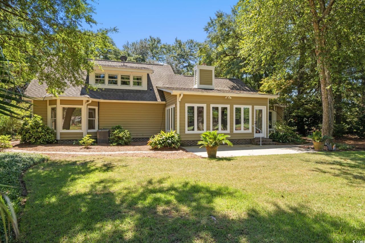 695 Country Club Dr. Photo 34