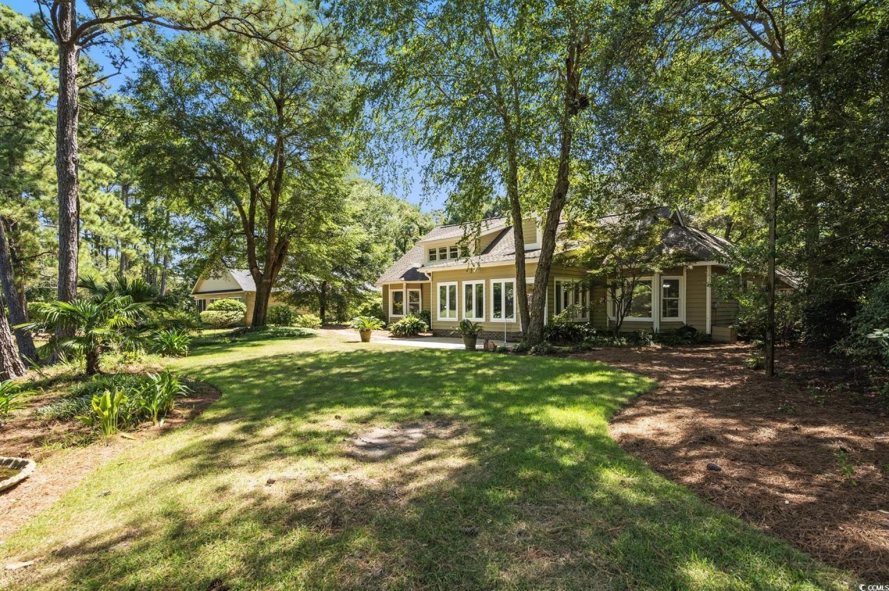 695 Country Club Dr. Photo 35