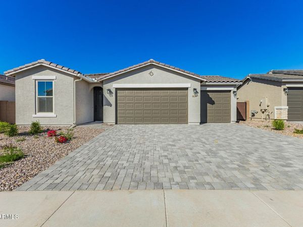 18218 W ELIZABETH Avenue, Goodyear, AZ 85338