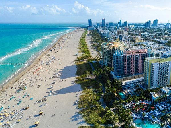 18100 N Bay Rd, Unit 905, Sunny Isles Beach, FL 33160