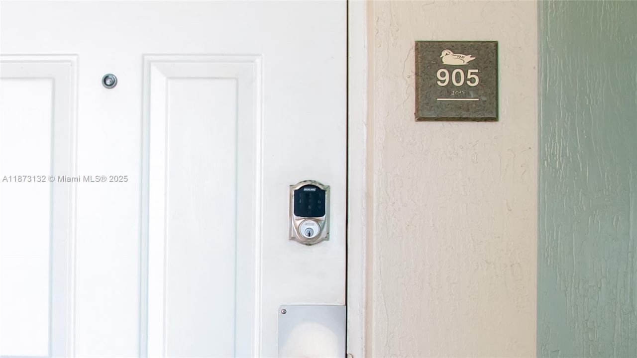 18100 N Bay Rd, Unit 905, Sunny Isles Beach, FL 33160 Photo