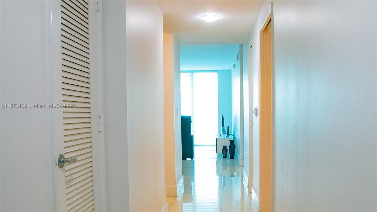 18100 N Bay Rd, Unit 905, Sunny Isles Beach, FL 33160 Photo