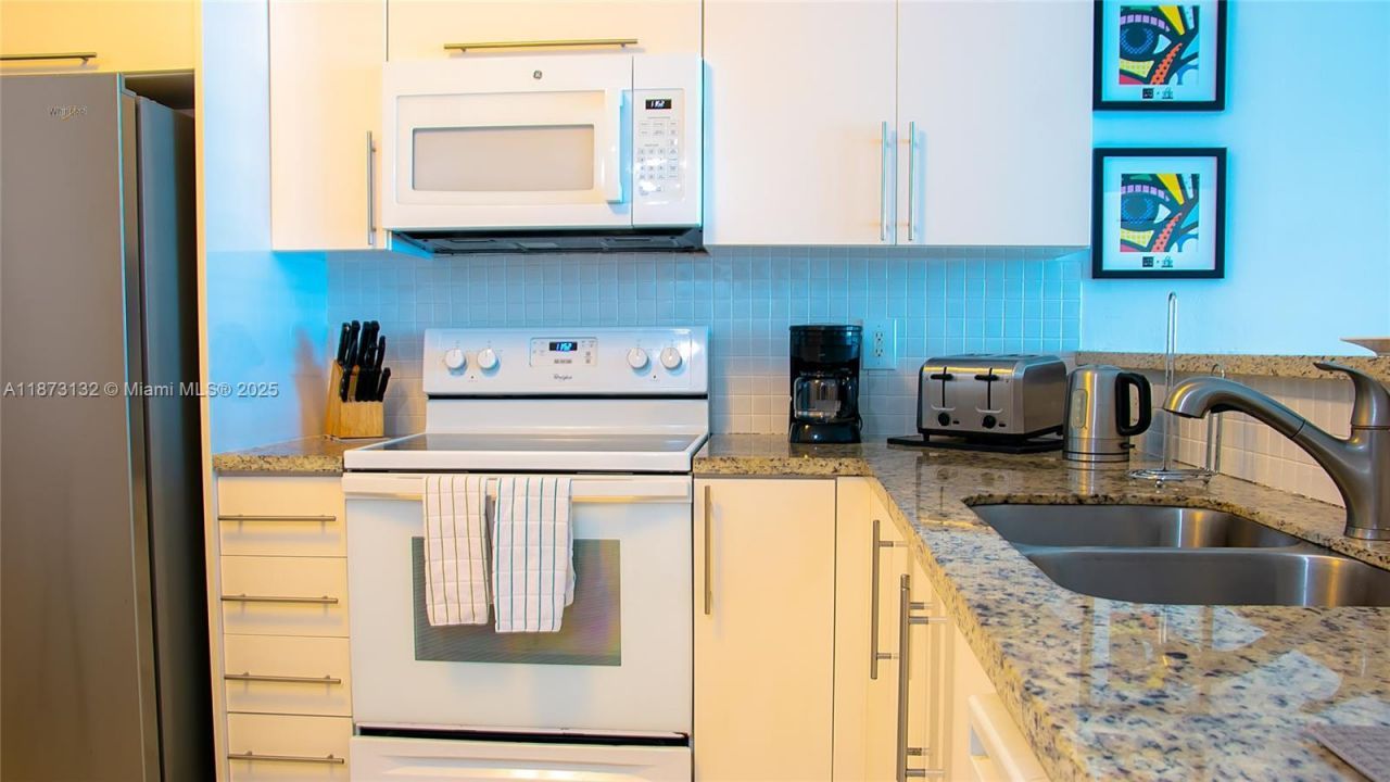 18100 N Bay Rd, Unit 905, Sunny Isles Beach, FL 33160 Photo