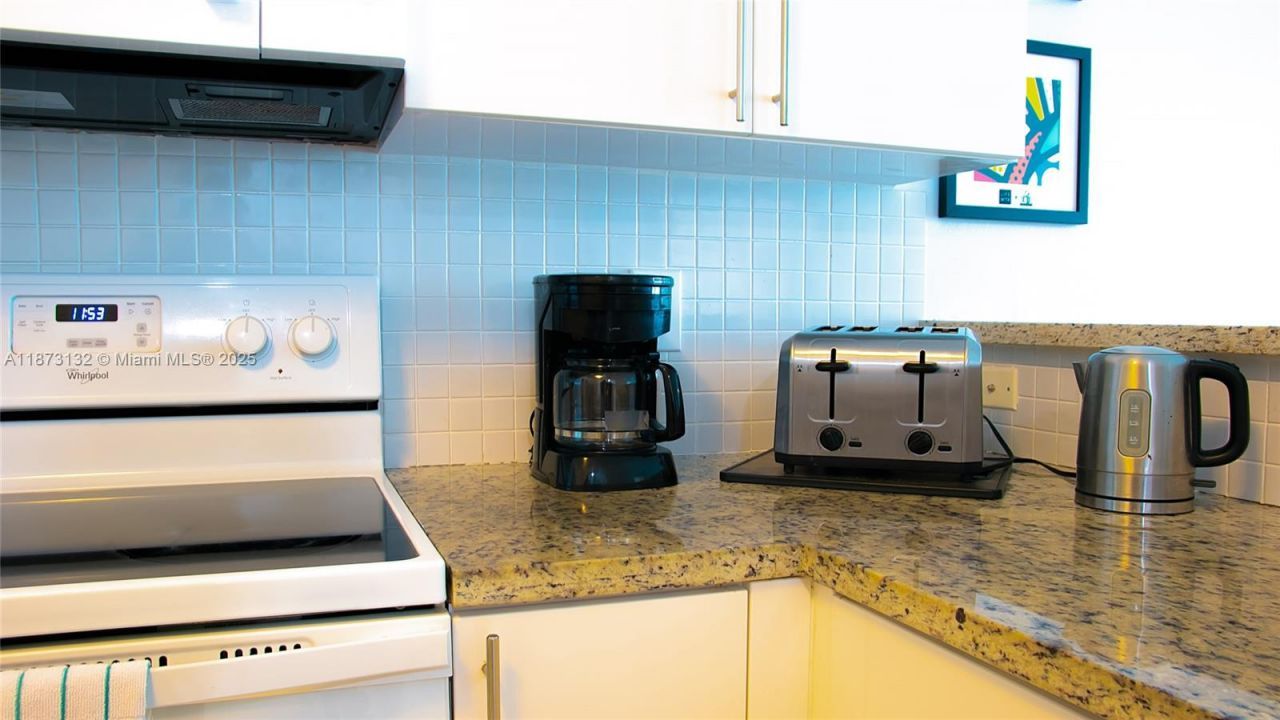 18100 N Bay Rd, Unit 905, Sunny Isles Beach, FL 33160 Photo