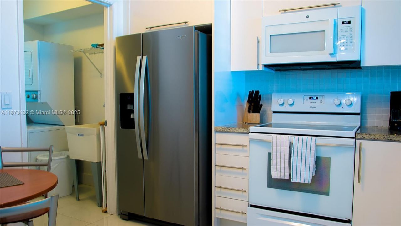 18100 N Bay Rd, Unit 905, Sunny Isles Beach, FL 33160 Photo