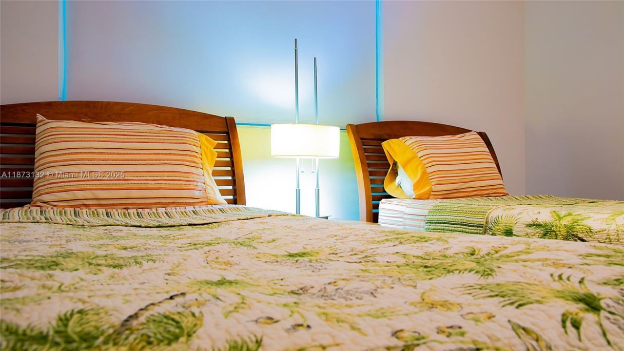 18100 N Bay Rd, Unit 905, Sunny Isles Beach, FL 33160 Photo