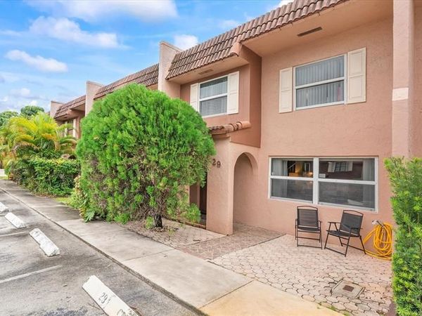 29 Laredo Pl, Unit 29, Davie, FL 33324