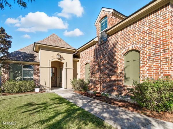 101 Glenbrook Drive, Broussard, LA 70518