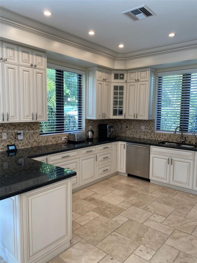 343 S 190th St, Sunny Isles Beach, FL 33160 Photo