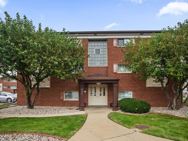 2521 N Thatcher Avenue, Unit 3A, River Grove, IL 60171