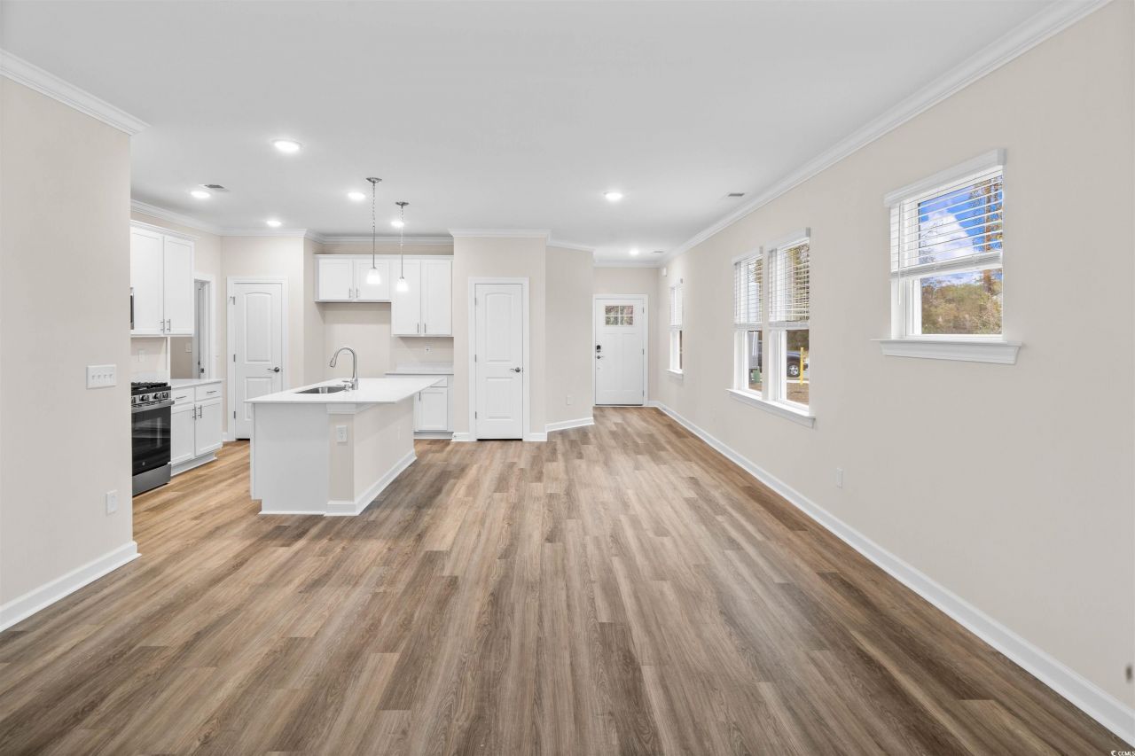 1001 Menorca Ct. Photo 4