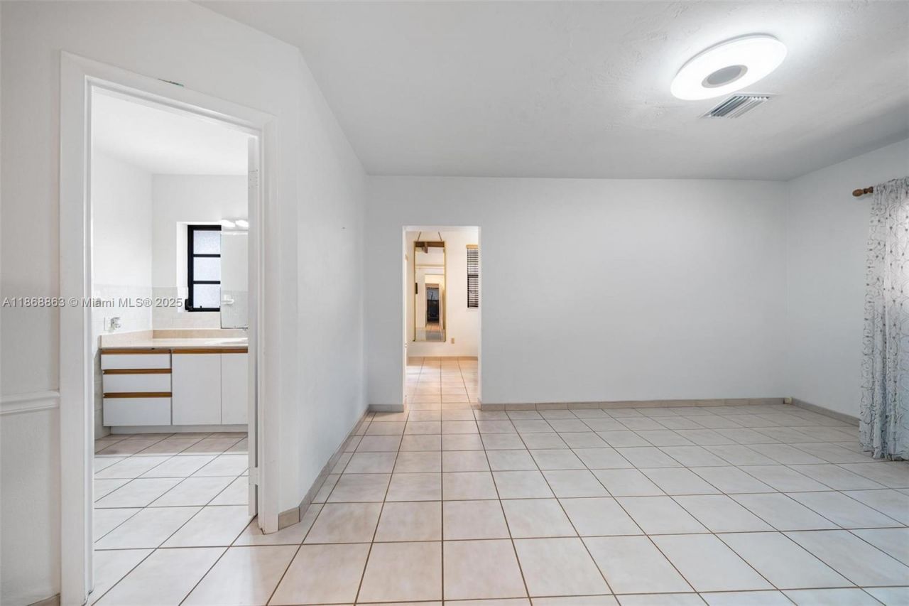 11905 SW 107th Ave, Miami, FL 33176 Photo