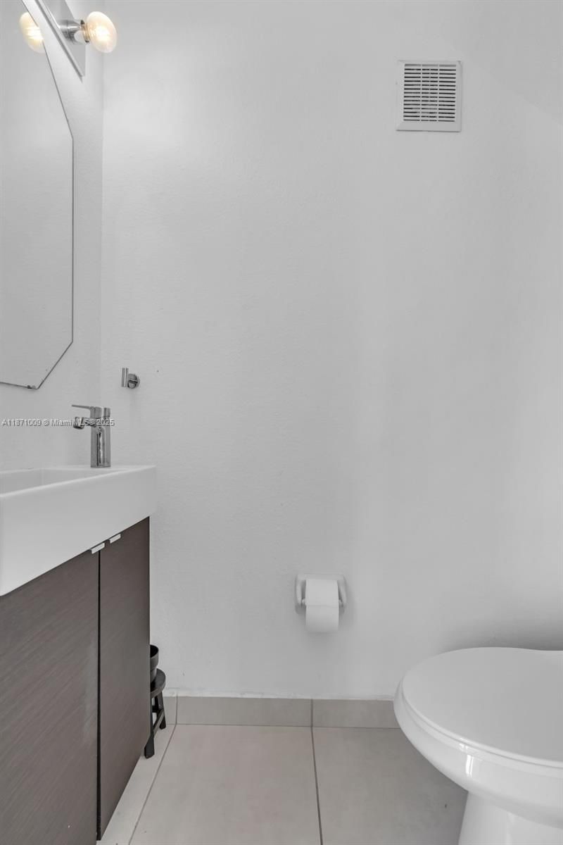 8467 NW 110th Pl, Doral, FL 33178 Photo