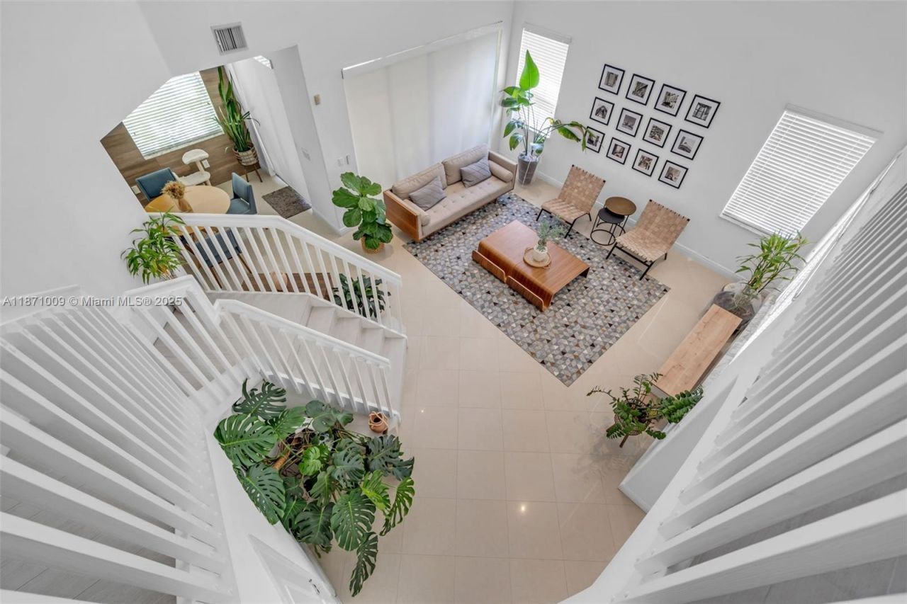 8467 NW 110th Pl, Doral, FL 33178 Photo