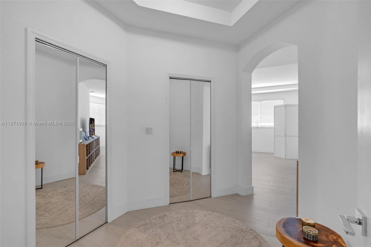 8467 NW 110th Pl, Doral, FL 33178 Photo