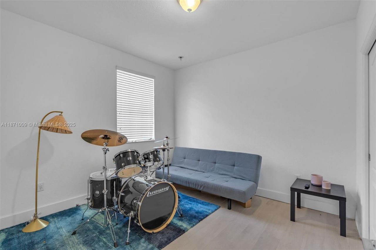 8467 NW 110th Pl, Doral, FL 33178 Photo