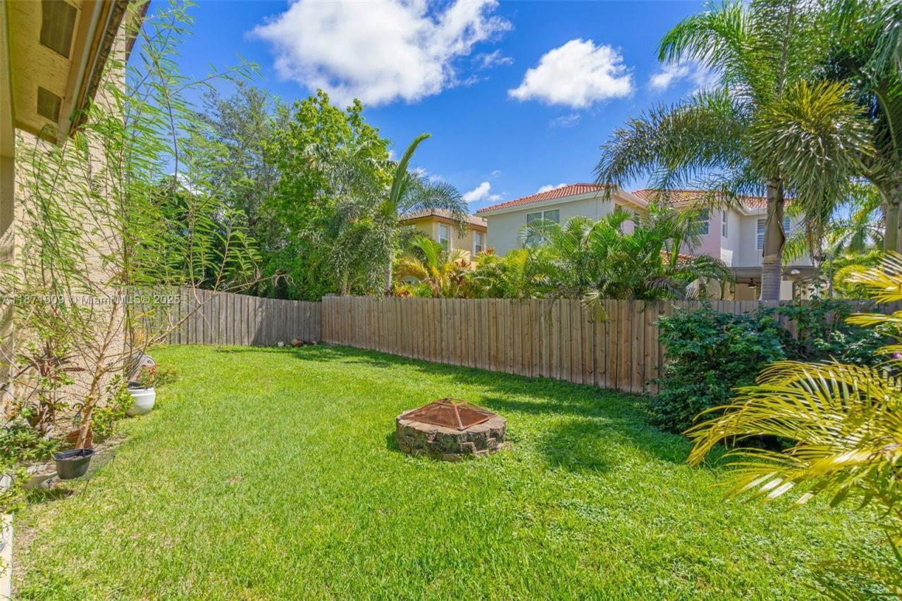 8467 NW 110th Pl, Doral, FL 33178 Photo