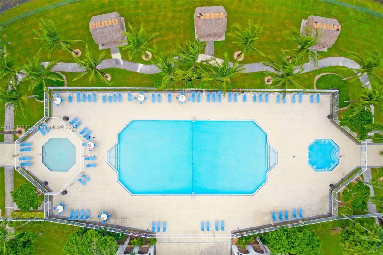 8467 NW 110th Pl, Doral, FL 33178 Photo