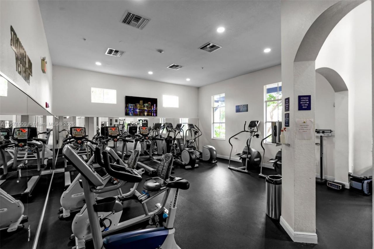 8467 NW 110th Pl, Doral, FL 33178 Photo