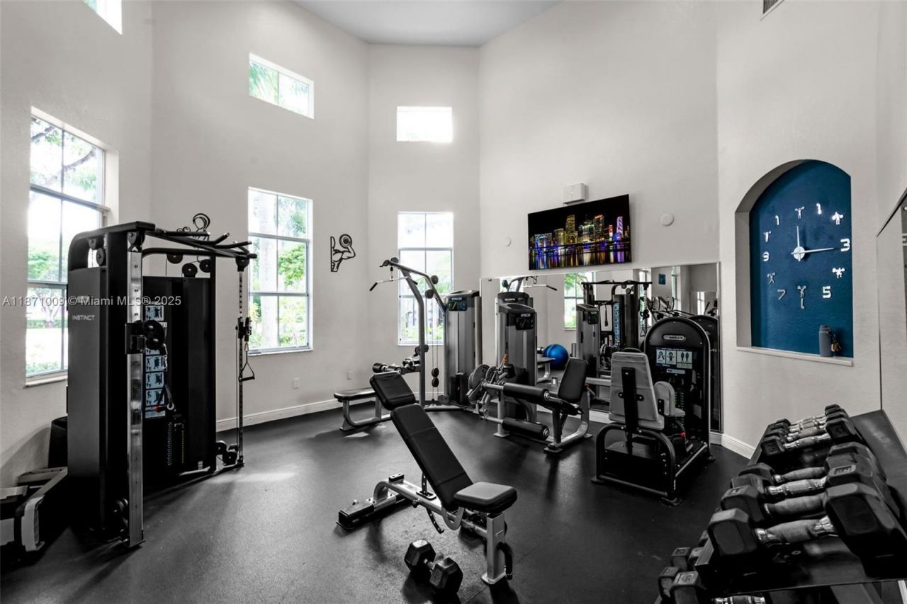 8467 NW 110th Pl, Doral, FL 33178 Photo