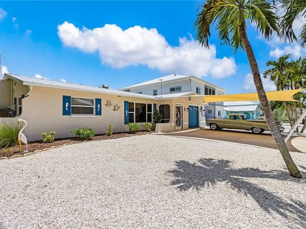 2368 Date ST, ST. JAMES CITY, FL 33956