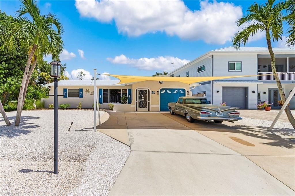 2368 Date St, Saint James City, FL 33956 Photo