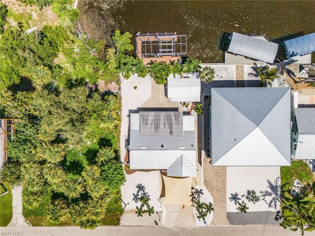 2368 Date St, Saint James City, FL 33956 Photo