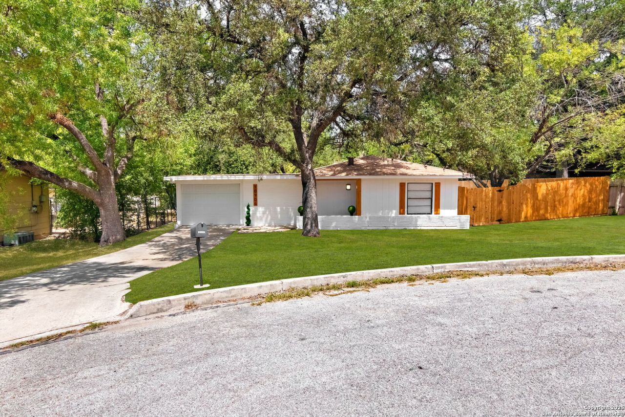 10904 Putman Farm, San Antonio, TX 78230 Main Photo