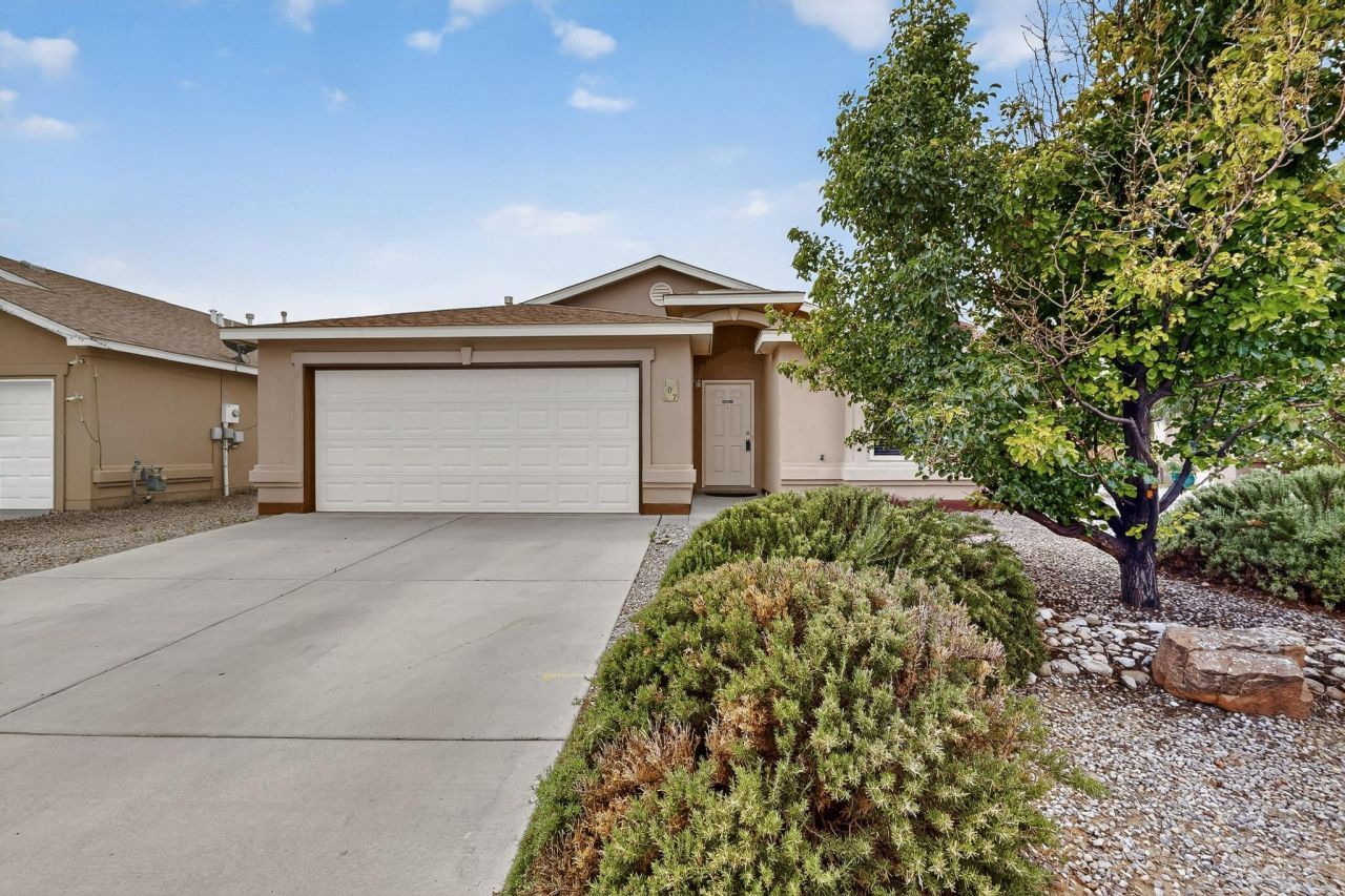 107 Oakwood Court Sw, Rio Rancho, NM 87124 Main Photo