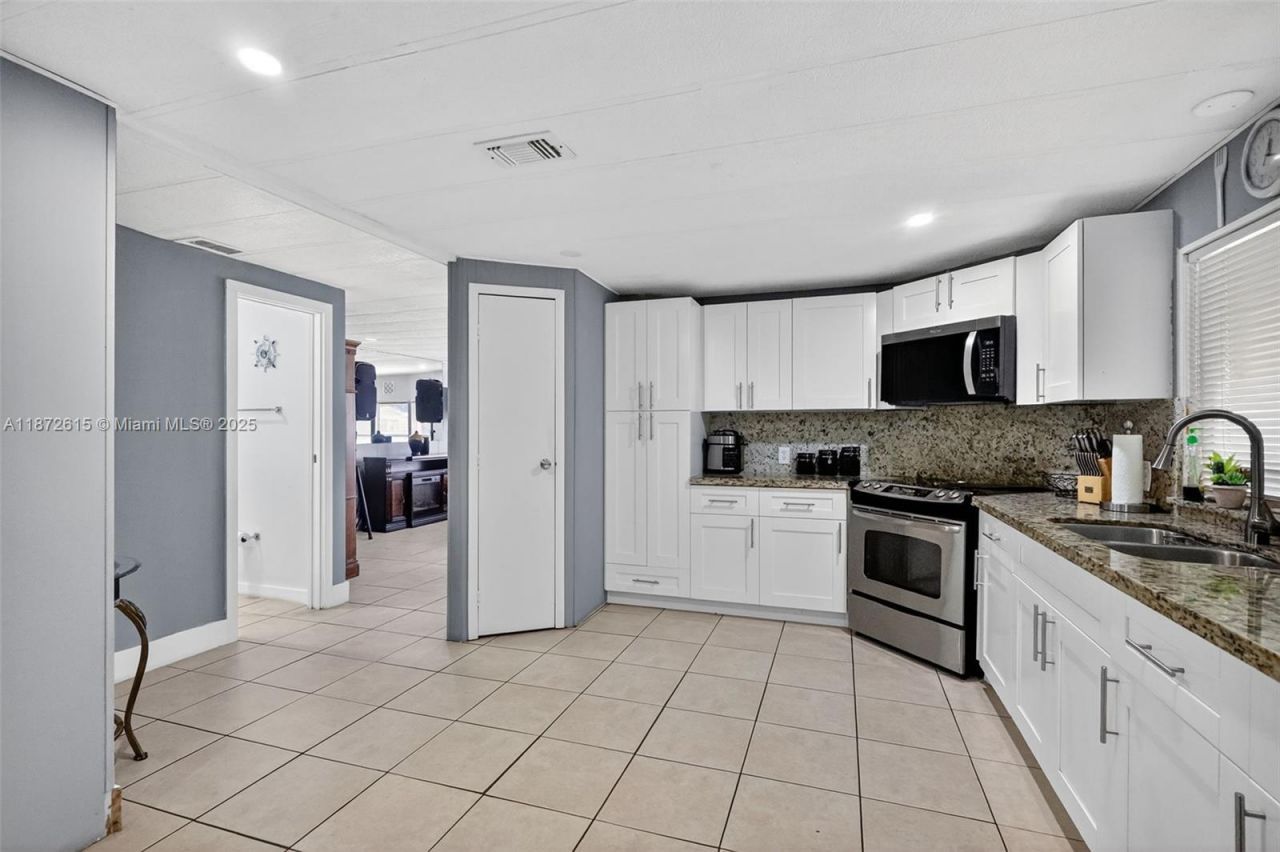 21831 S Heritage Cir, Pembroke Pines, FL 33029 Photo