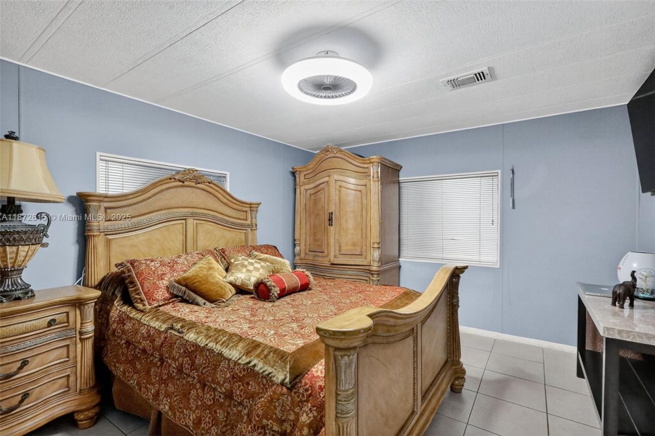 21831 S Heritage Cir, Pembroke Pines, FL 33029 Photo