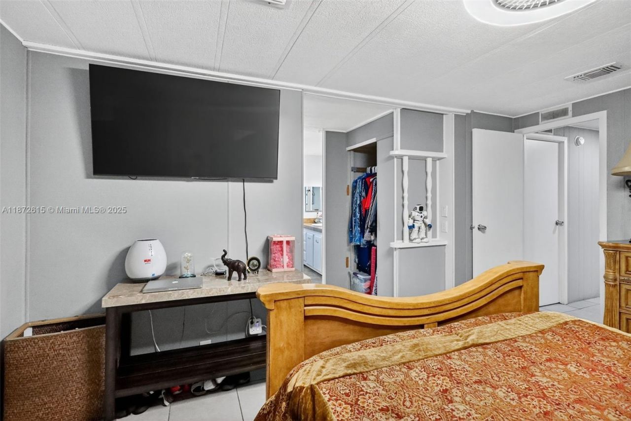 21831 S Heritage Cir, Pembroke Pines, FL 33029 Photo