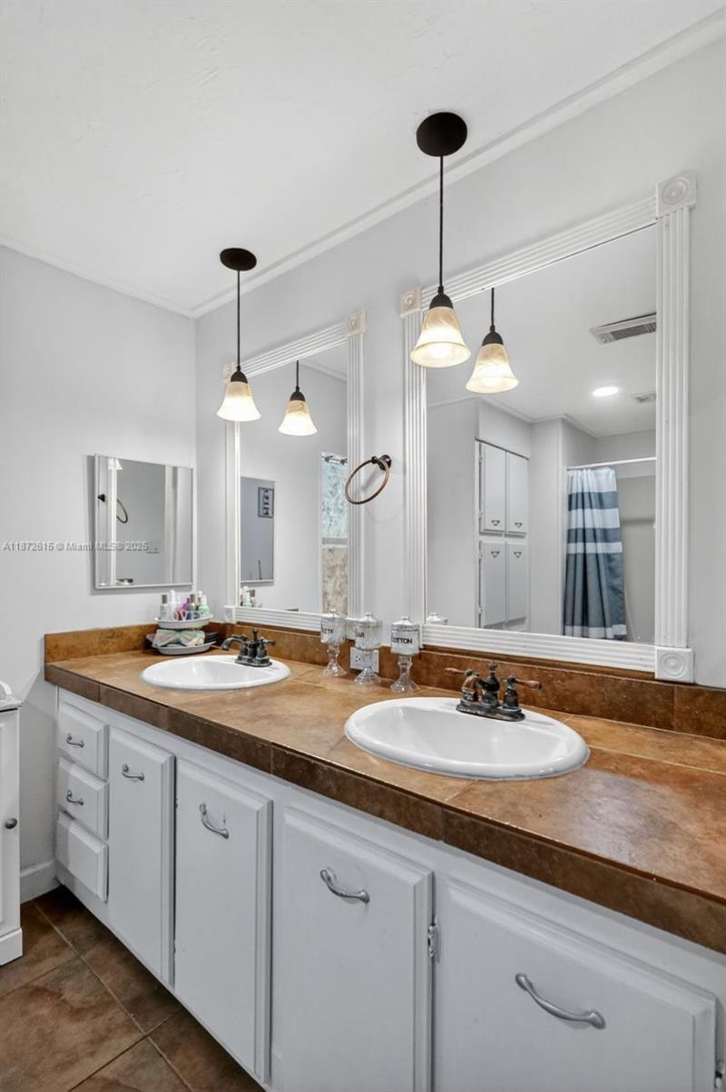 21831 S Heritage Cir, Pembroke Pines, FL 33029 Photo