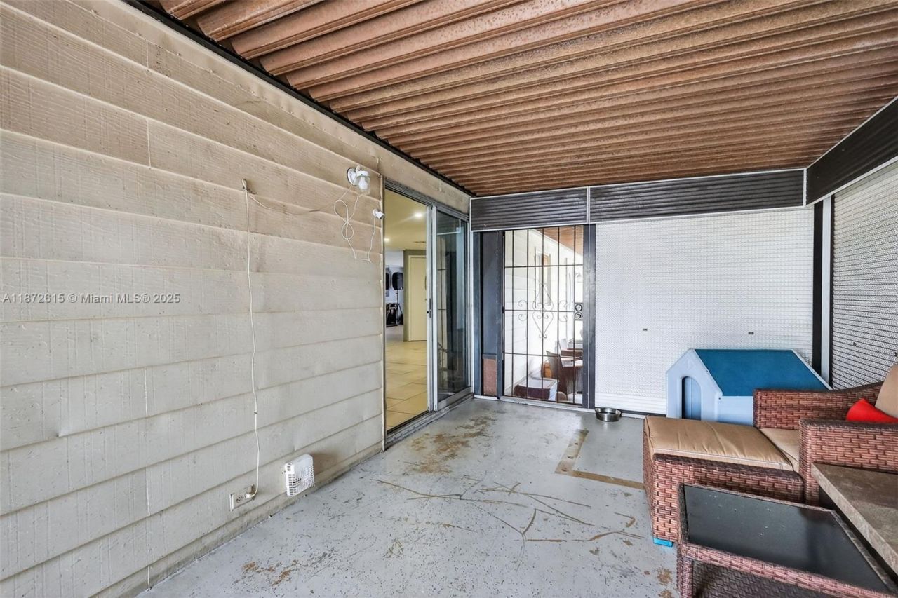 21831 S Heritage Cir, Pembroke Pines, FL 33029 Photo