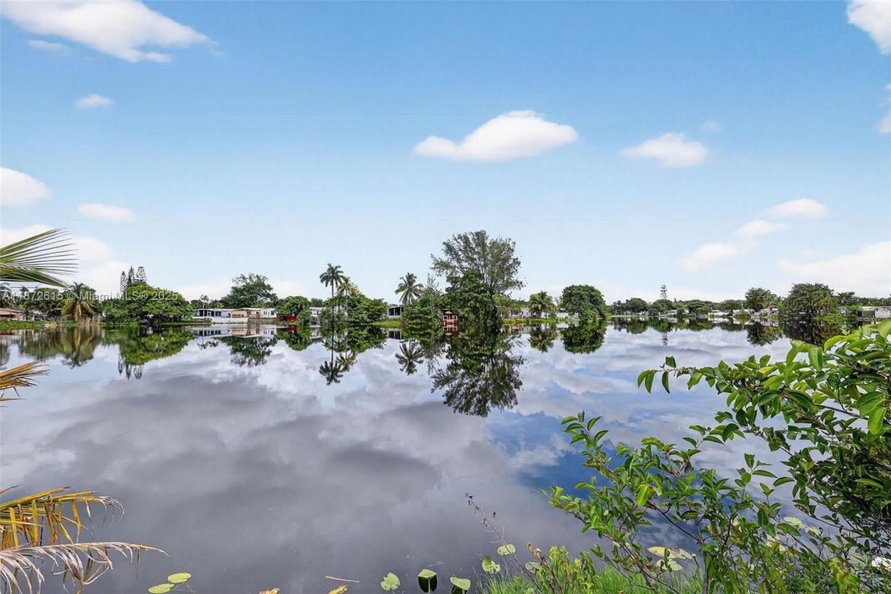 21831 S Heritage Cir, Pembroke Pines, FL 33029 Photo