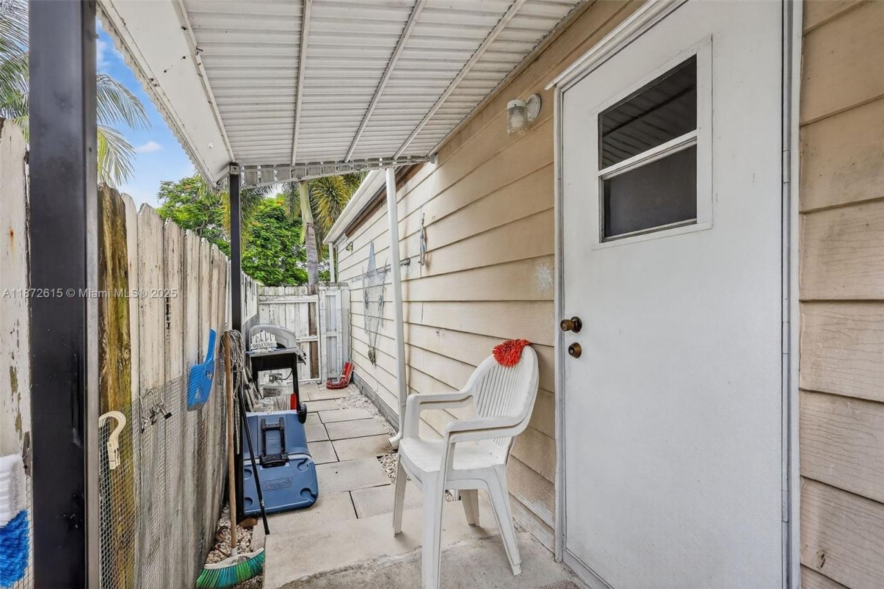 21831 S Heritage Cir, Pembroke Pines, FL 33029 Photo