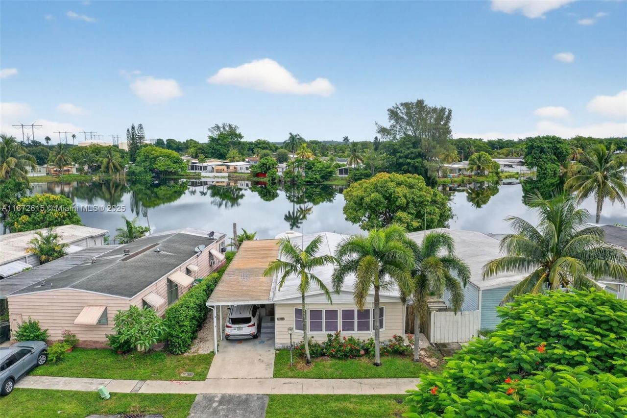 21831 S Heritage Cir, Pembroke Pines, FL 33029 Photo