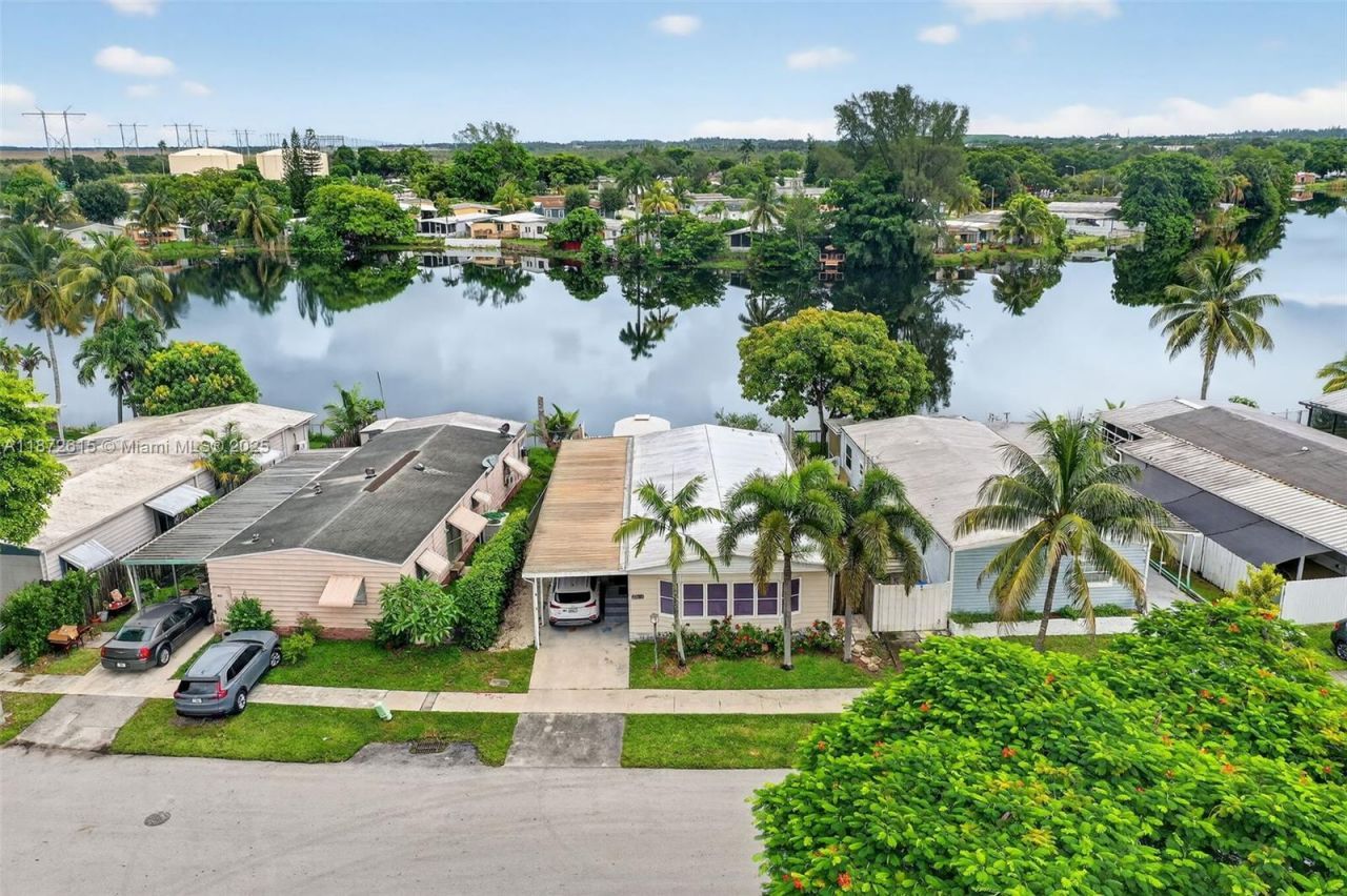 21831 S Heritage Cir, Pembroke Pines, FL 33029 Photo