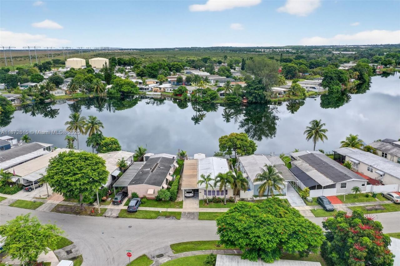 21831 S Heritage Cir, Pembroke Pines, FL 33029 Photo