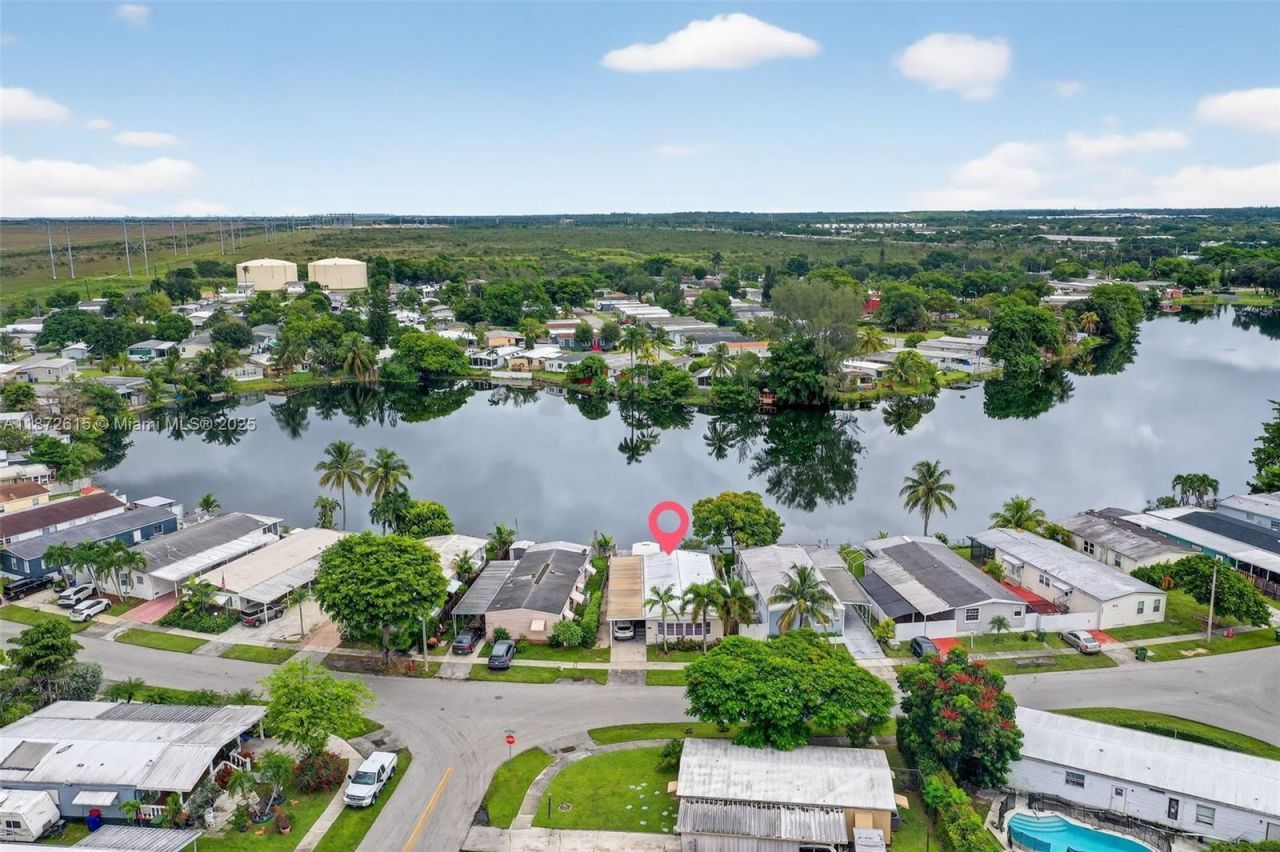 21831 S Heritage Cir, Pembroke Pines, FL 33029 Photo