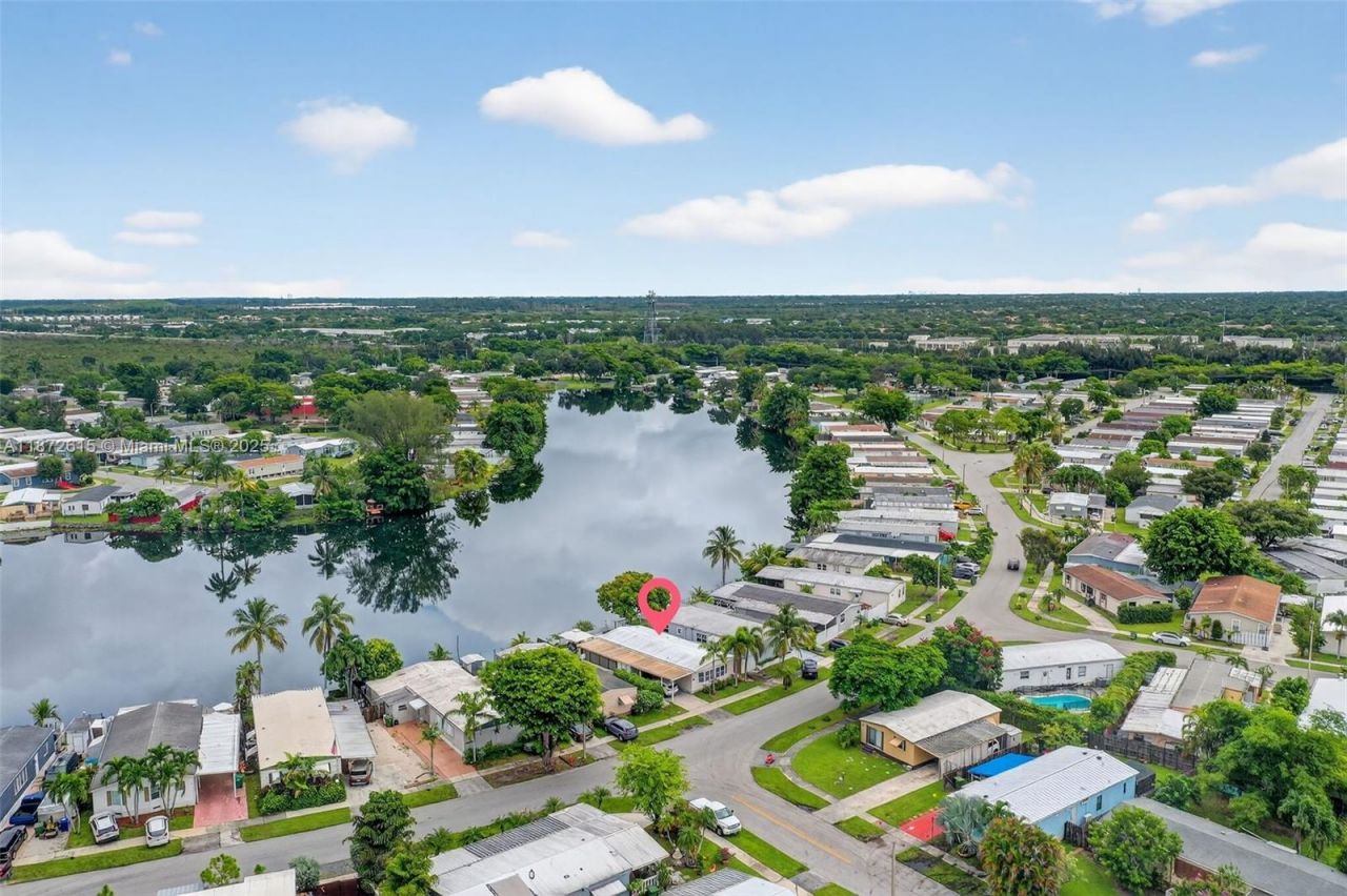 21831 S Heritage Cir, Pembroke Pines, FL 33029 Photo